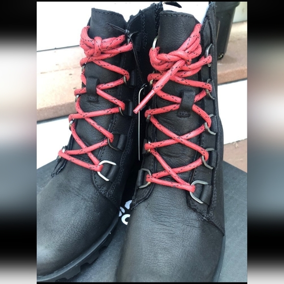 Sorel Phoenix Lace Up Boot - Picture 2 of 4